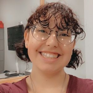 Meet your Posher, Adriana